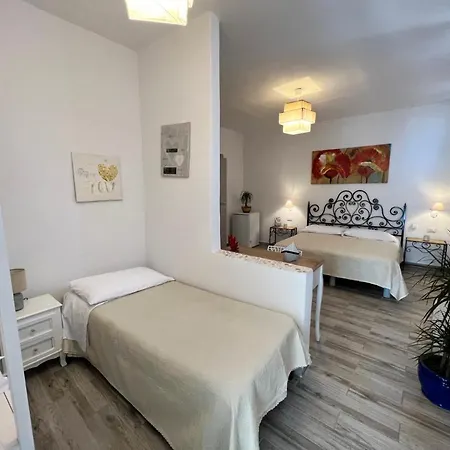 Szálloda Dieci Maggio Ponza