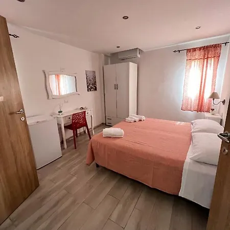 Dieci Maggio 3* Ponza