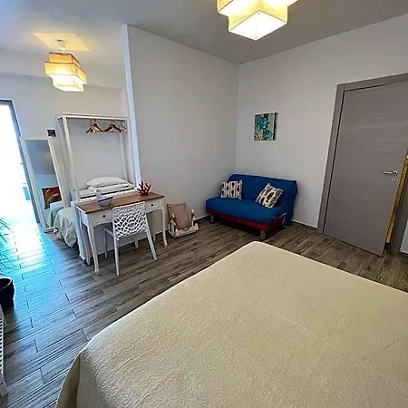 Szálloda Dieci Maggio Ponza
