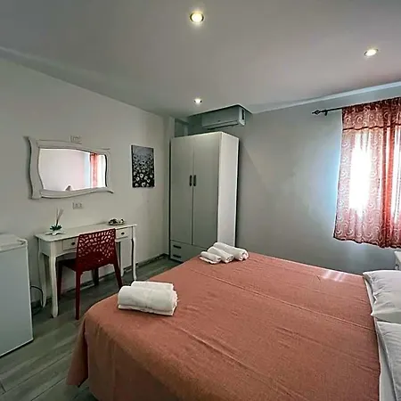 Dieci Maggio Hotel