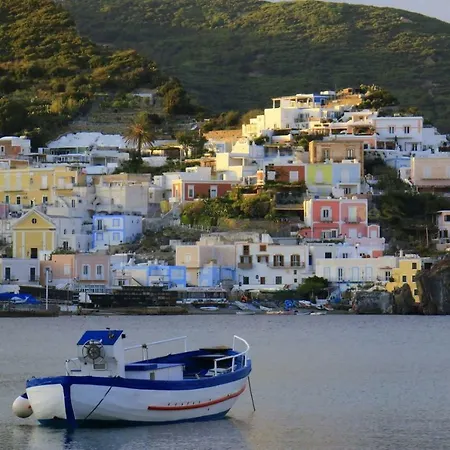 Dieci Maggio 3* Ponza